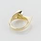 Preview: Ein Ring aus 585er Gelbgold mit einem 0.54ct Brillanten