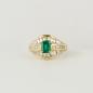 Preview: Eleganter Damenring 750er Gold mit einem 0.70ct Smaragd und 0.75ct Diamanten