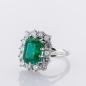 Preview: Ring aus 750er Weißgold mit 5 ct Smaragd und 1,4 ct Brillanten