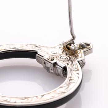 Art Deco Brosche aus 750er Weißgold mit Brillanten