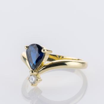 Preview: Ring in 14K Yellow Gold with 1.1 ct Sapphire and 0.10 ct Diamond