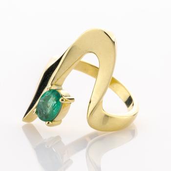 Ring aus 585er Gold mit einem 0.68ct Smaragd
