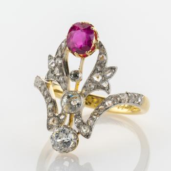Art Deco Ring aus 750er Gold mit 1.15ct Brillanten und 0.75ct Rubin