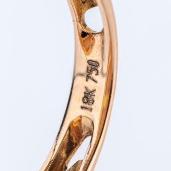 Ladies´ ring (18k gold) with coral and 3.15ct diamonds