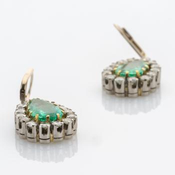 18k white gold earrings with 3.50ct emeralds and 1.0ct diamonds