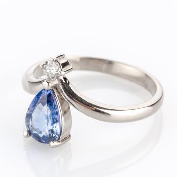 Damenring 585er Gold mit einem 1.43ct Saphir und 0.10ct Brillant