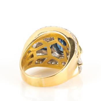 Spektakulärer Damenring (750er Gold) mit 4.20ct Saphir und 3.0ct Brillanten