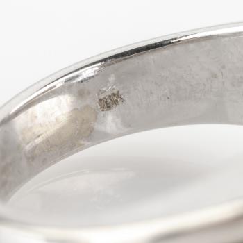 Ladies ring (18k gold) with an 3.0ct sapphire and 0.26ct diamonds