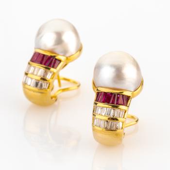 Spektakuläre Ohrringe (750er Gold) mit Perlen, Diamanten und Rubinen