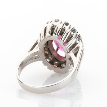 Preview: Ring aus 585er Weißgold mit 3.0ct Rubin und 0.80ct Brillanten