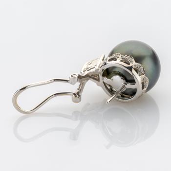 18k white gold earrings with Tahitian pearls and 1.0ct diamonds