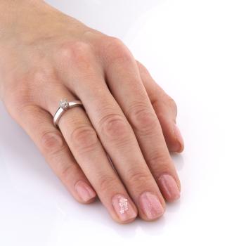 Ring aus 585er Weißgold mit 0.55ct Brillant