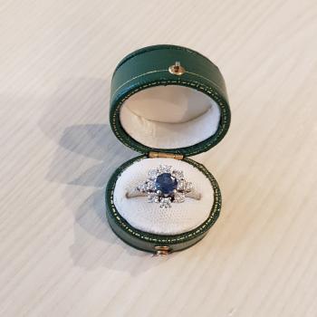 Ladies´ ring 14k gold with 0.50ct sapphire and 0.50ct diamonds