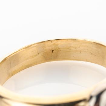 Preview: Ring aus 585er Gelb- und Weißgold mit 0.12ct Brillant