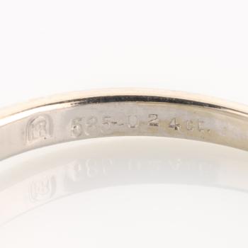 Ladies ring (14k gold) with a sapphire and diamonds
