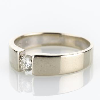 Ring aus 585er Weißgold mit 0.20ct Brillant