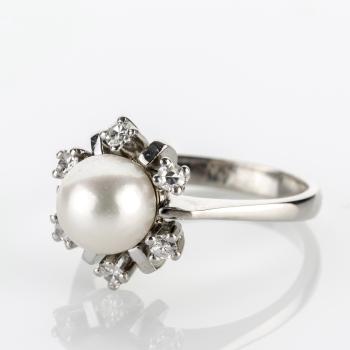 Ring 585er Gold mit Perle und 0.24ct Brillanten