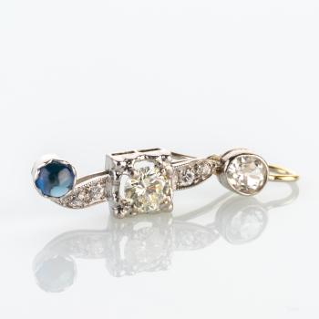Art Deco earrings platinum with 2.10ct diamonds and 0.20ct sapphires