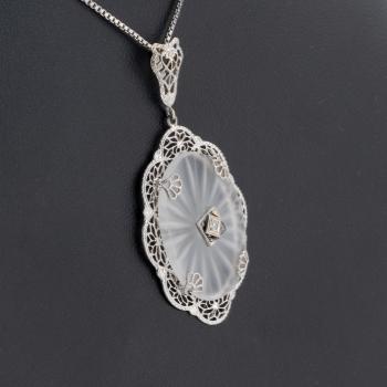 Preview: Anhänger aus 585er Weißgold mit Diamant und Camphor Glass