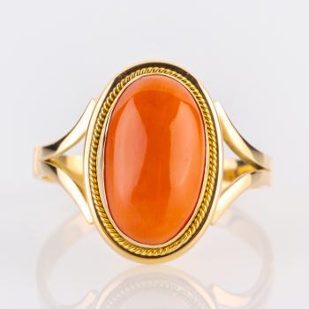 Vintage Ring (750er Gold) mit Koralle
