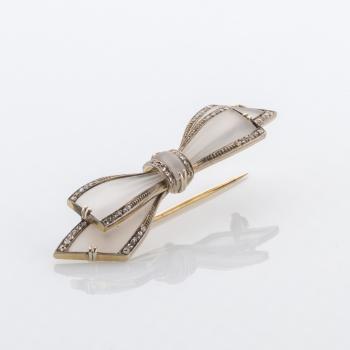 Preview: Art Nouveau Brosche aus 585er Gold mit Camphor Glass und Altschliff-Diamanten