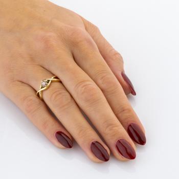 14k gold ring with a 0.37ct diamond