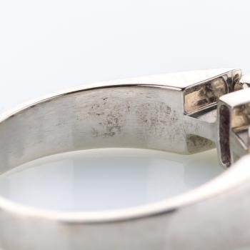 Ring aus 585er Weißgold mit 0.20ct Rubinen und 0.30ct Brillanten