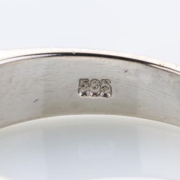 Ring aus 585er Weißgold mit 0.20ct Rubinen und 0.30ct Brillanten