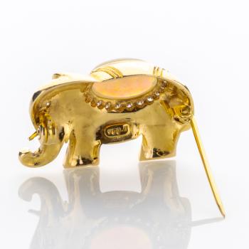 18k gold brooch with an opal and diamonds
