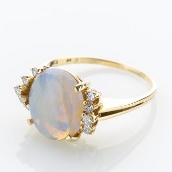 Preview: Ring aus 585er Gold mit Opal und 0.20ct Brillanten