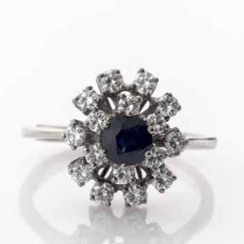 Vintage Ring aus 750er Weißgold mit 0.74ct Saphir und 0.86ct Brillanten