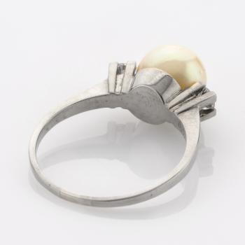 Ring aus 750er Gold mit Perle und 0.25ct Brillanten