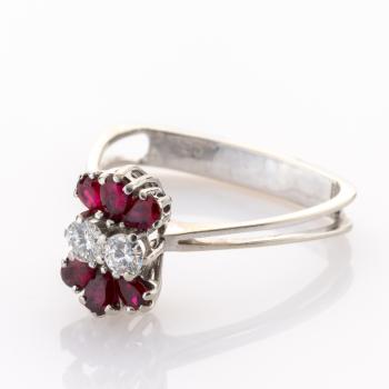 Vintage Ring aus 750er Gold mit 0.50ct Rubinen und 0.30ct Brillanten