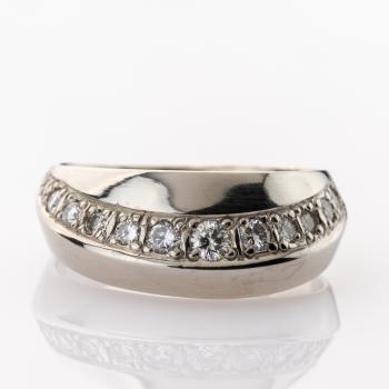 Ring aus 750er Weißgold mit 0.30ct Brillanten