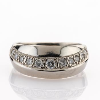 Ring aus 750er Weißgold mit 0.30ct Brillanten
