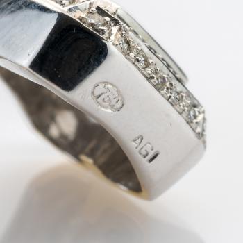 18k white gold ear studs with 0.40ct sapphires and 0.80ct diamonds