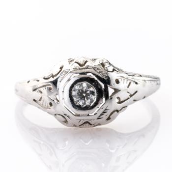 Art Deco Ring aus 750er Weißgold mit 0.10ct Brillant