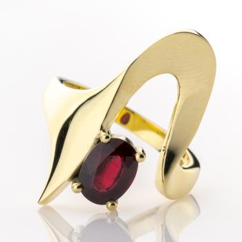 Ring aus 585er Gold mit einem 1.90ct Rubin