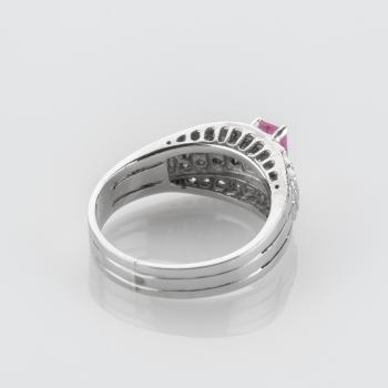 Preview: Ring in Platin mit 0.30ct Rubin und 0.60 ct Brillanten