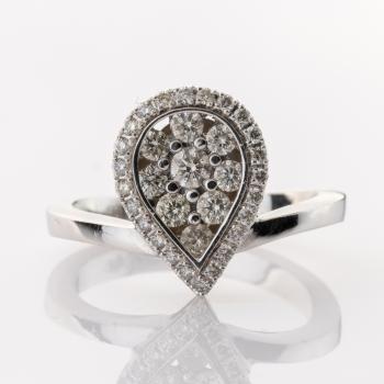 Ring aus 585er Weißgold mit 0.70ct Brillanten
