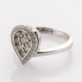 Preview: Ring aus 585er Weißgold mit 0.70ct Brillanten