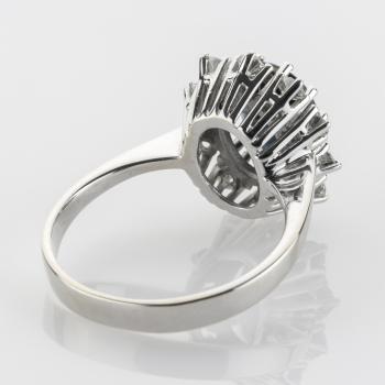 Preview: Vintage Ring aus 585er Weißgold mit 2.0ct Saphir und 0.40ct Brillanten