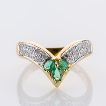 0.30ct Emerald and 0.20ct Diamond Ring in 18K Yellow Gold