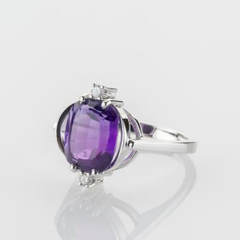 Preview: Ring aus 585er Weißgold mit 3.0ct Amethyst & 0.08ct Brillanten