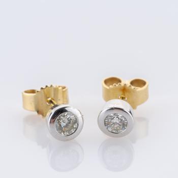Preview: 0.20ct Diamond Studs in 14K White and Yellow Gold