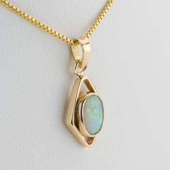 Preview: Anhänger aus 585er Gelbgold mit Opal