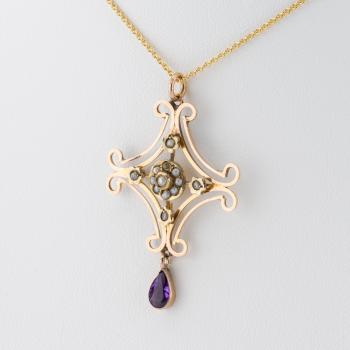 Anhänger aus 9kt Rotgold mit Amethyst und Saatperlen