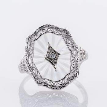 Ring aus 585er Weißgold mit Camphorglas und 0,02 ct Diamant