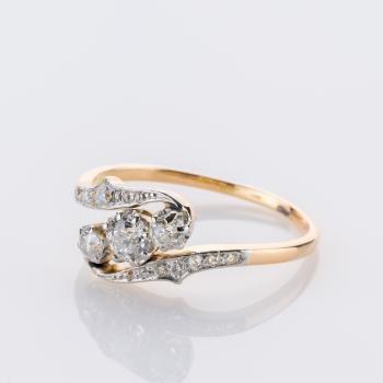 Preview: Ring aus 585 Mehrfarbgold mit 0,60 ct Brillanten