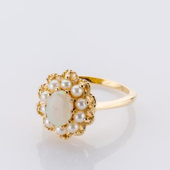 Preview: Ring aus 585er Gelbgold mit Opal und Perlen